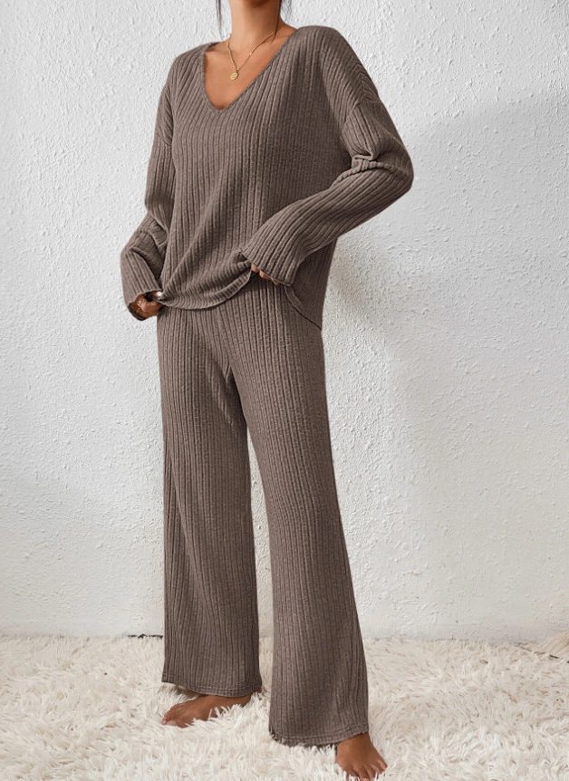 Isabeau | Ribbed Knit V-Neck Sweater Set with Long Sleeves for Women