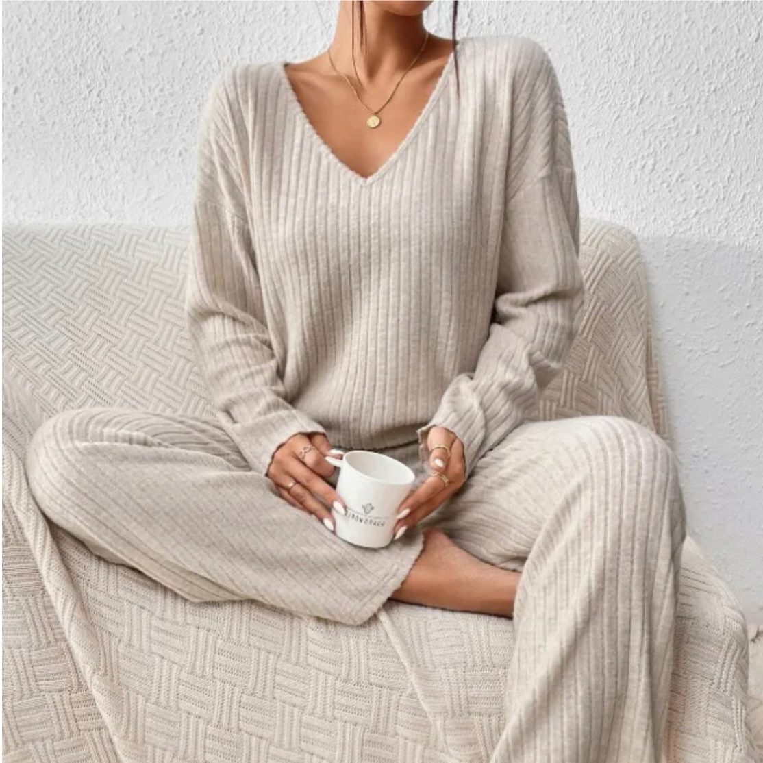 Isabeau | Ribbed Knit V-Neck Sweater Set with Long Sleeves for Women